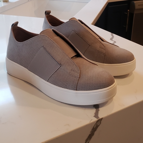 New in box π€ Steve Madden - Picture 5 of 7